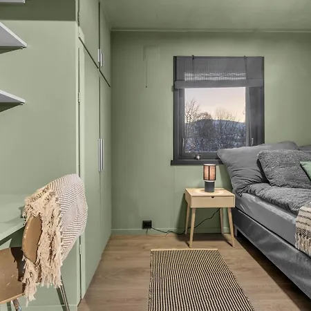 Leilighet Spacious House I Great Location I Free Parking
