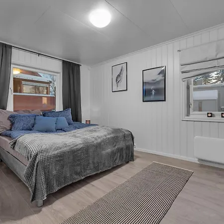 Leilighet Spacious House I Great Location I Free Parking